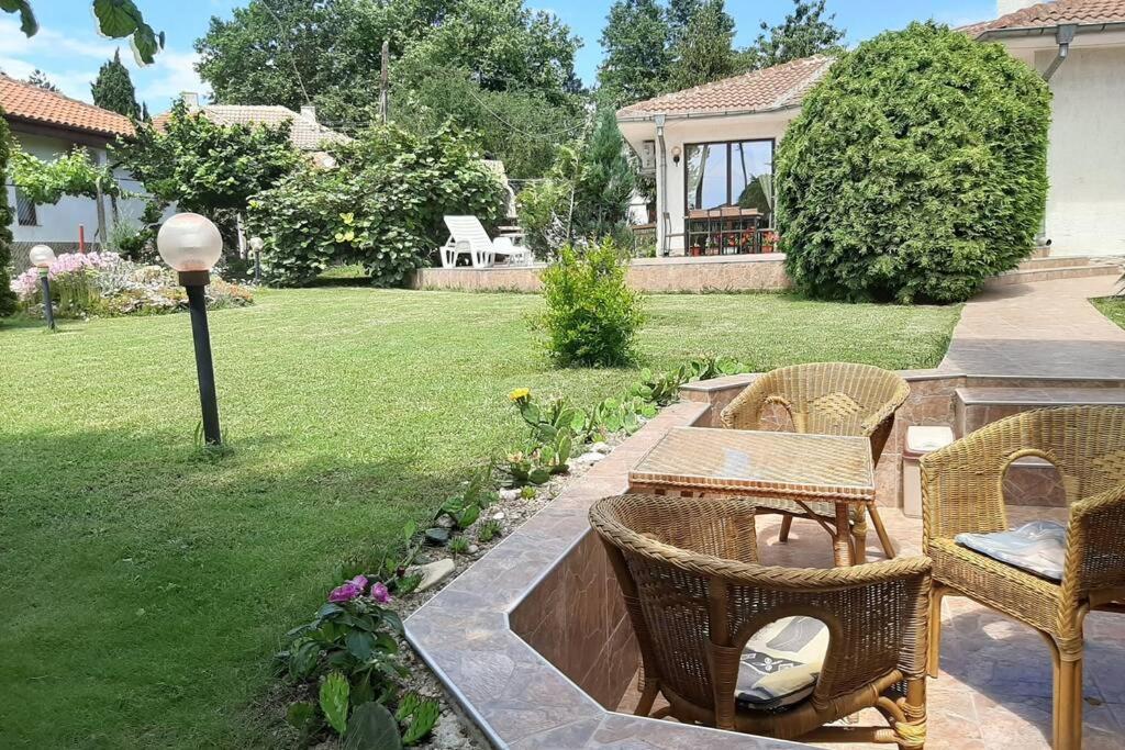 Guesthouse Oasis-Shabla Exterior photo