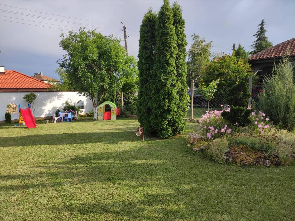 Guesthouse Oasis-Shabla Exterior photo