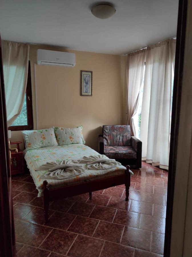 Guesthouse Oasis-Shabla Exterior photo